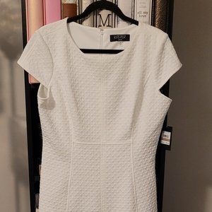 SZ 12 Womans White Dress/Heart Pattern